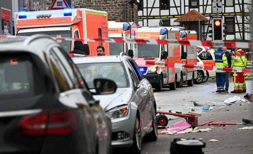 Almanya'da karnaval geçidine yapılan saldırıda 18'i çocuk 52 kişi yaralandı