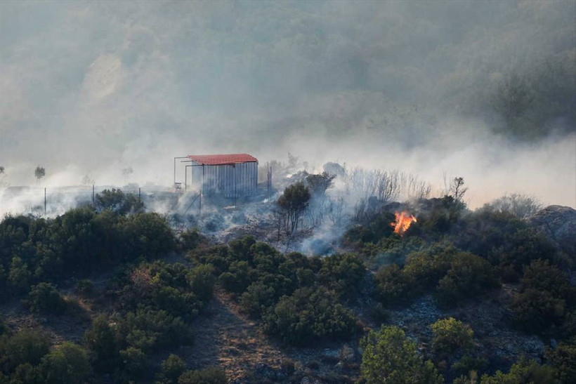 İzmir'deki orman yangınında fotoğraflarla son durum: 16 ev yandı, 3 mahalle boşaltıldı, yüzlerce kişi tahliye edildi - Resim: 4