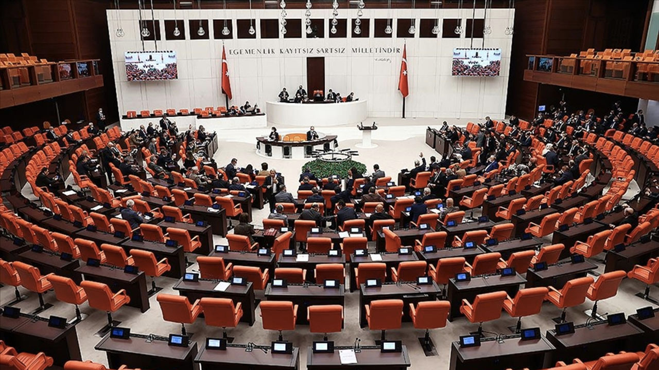 İddia: AKP'nin anayasa çalışmasında LGBTİ+ yasakları çıkacak