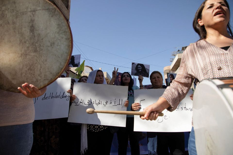 Tahran'ın Kürdistan'daki Mahsa Amini baskısı artıyor: En az beş ölü