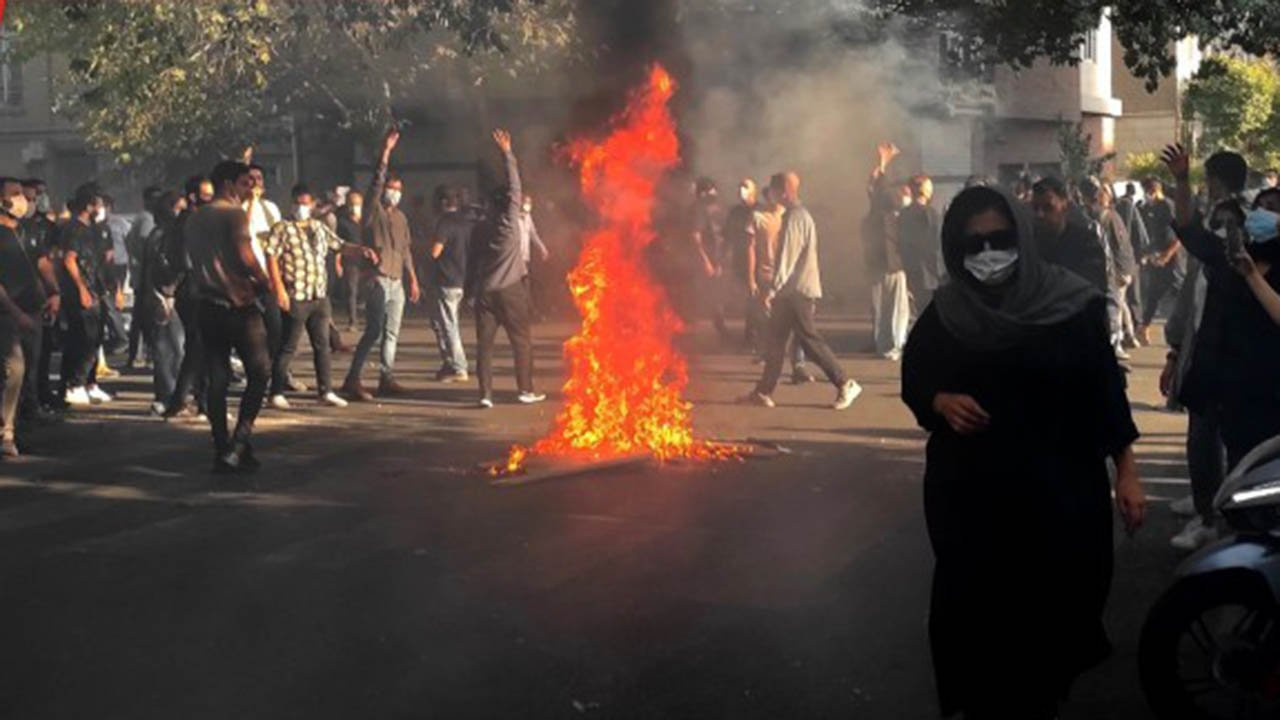 İranlı Aktivist Mahbub: ‘Jin, jiyan, azadî’ İran’da çiçek açtı!