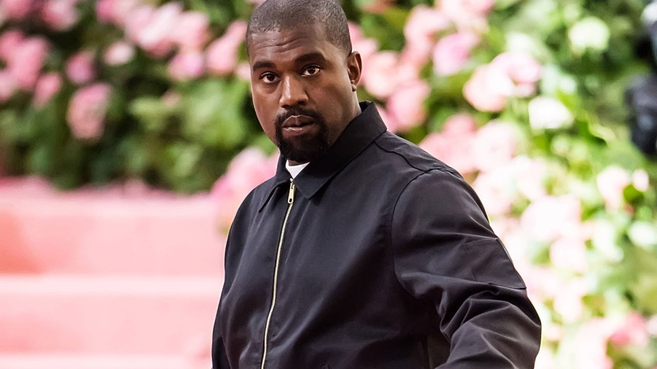 Nefret söyleminin bedeli: Balenciaga Kanye West'le iş birliğini bitirdi