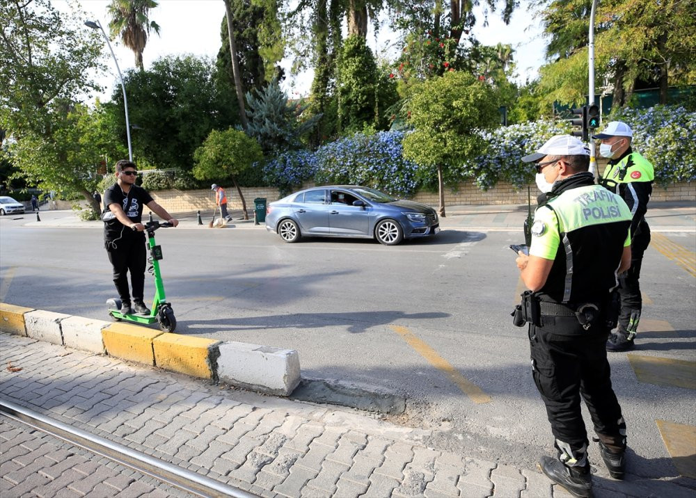 610 skuter sürücüsüne ‘alkol’ cezası