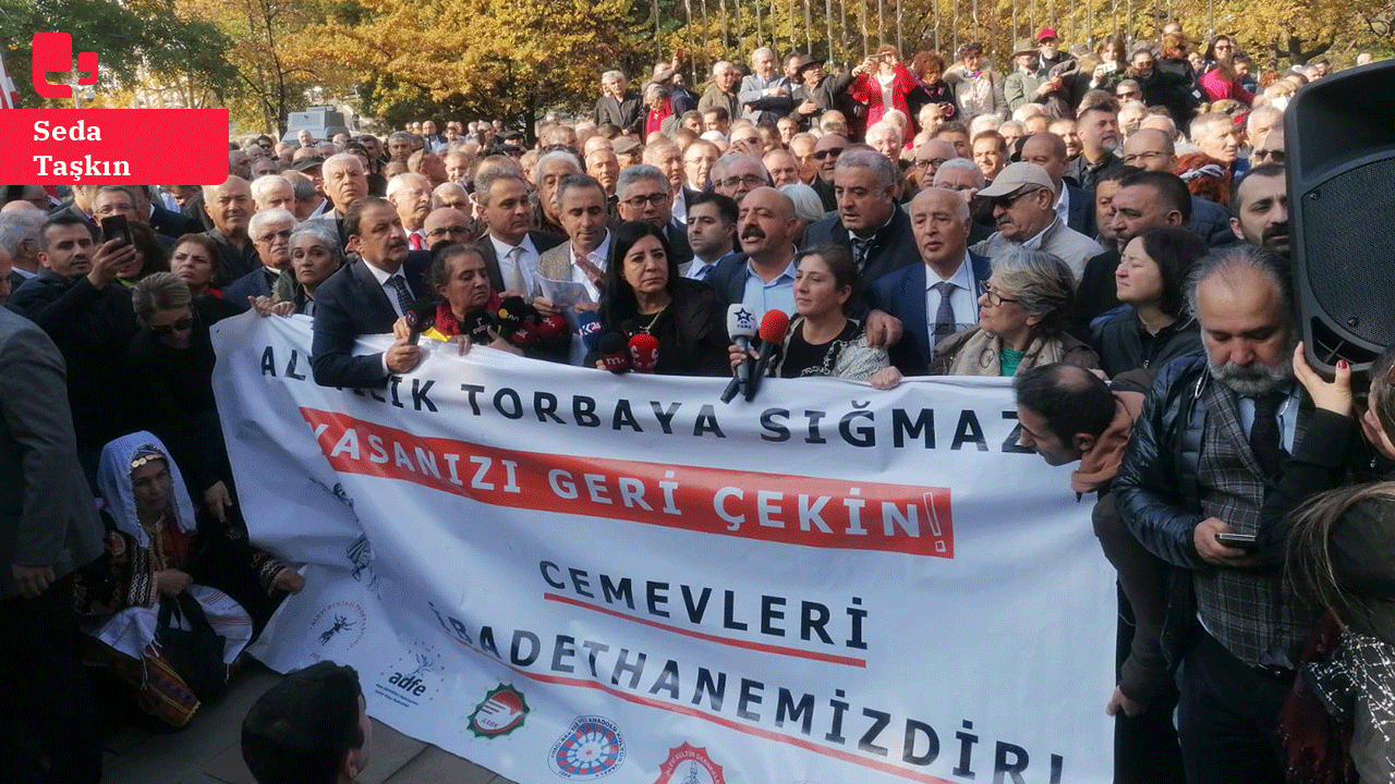 Aleviler Meclis önünde taleplerini dile getirdi