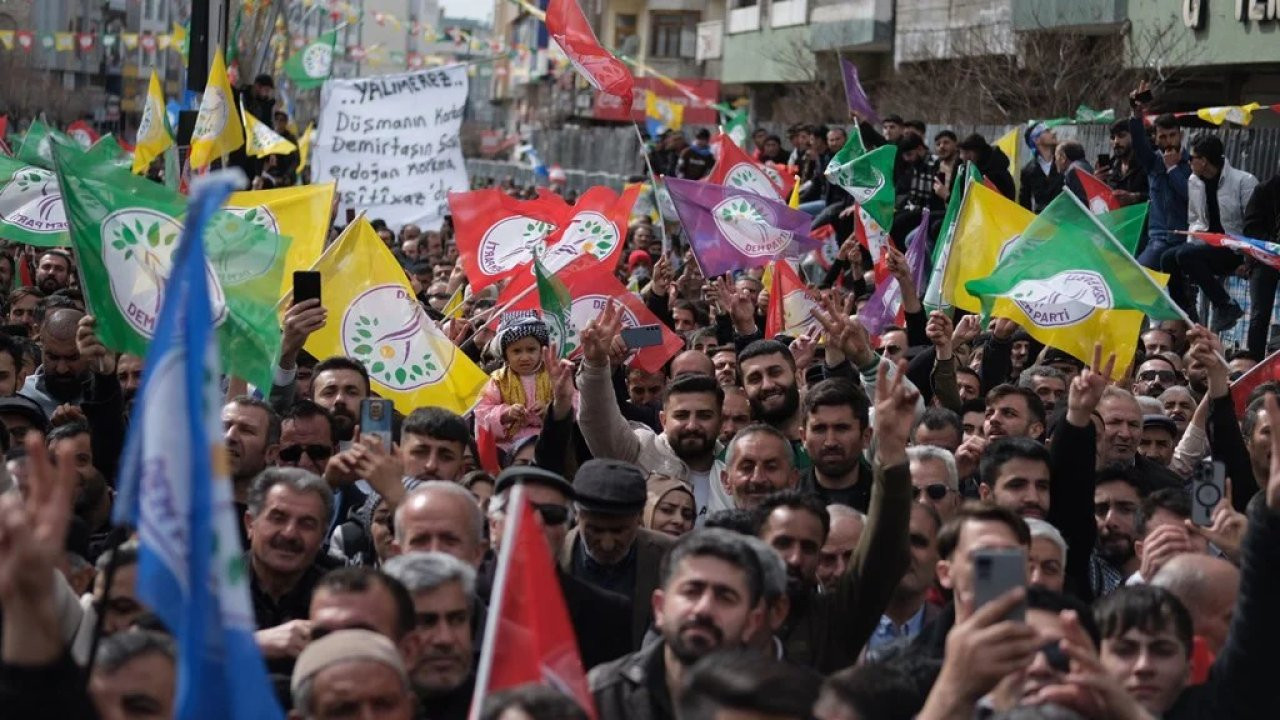 DEM Parti'nin yüzde 70'in üzerinde oy aldığı ilçeler: Lice, Yüksekova, Nusaybin, Cizre...