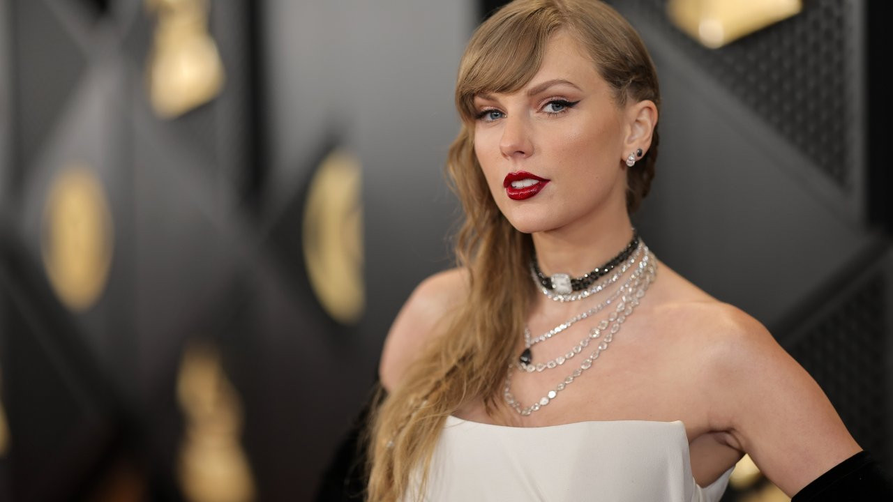 Taylor Swift'in yeni albümü rekor kırdı: 300 milyon dinlenmeyi aştı