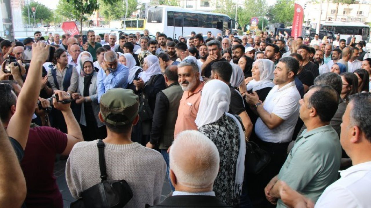 DEM Parti binasına baskın Batman'da protesto edildi: Terörize etme çabaları sonuç vermeyecek