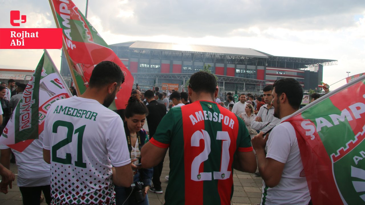 Amedspor taraftarları şampiyonluğunu kutluyor