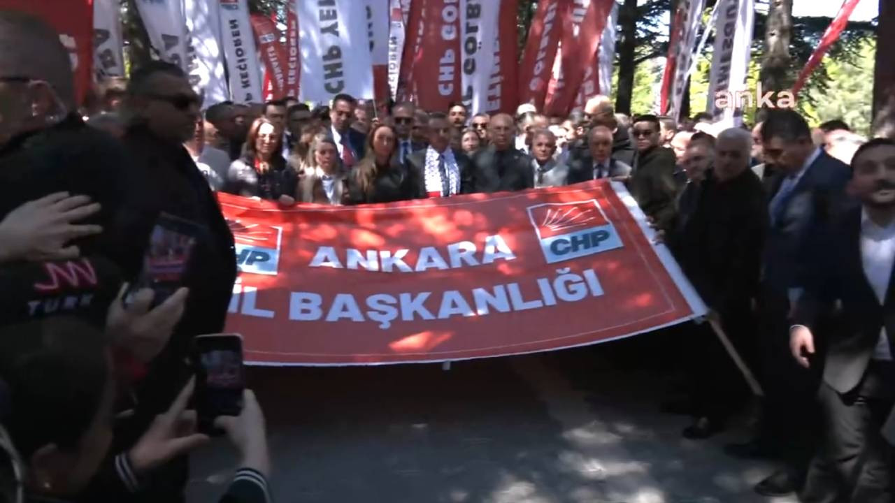 Özgür Özel ve CHP’liler, Gezmiş, Aslan ve İnan'ın anma töreninde