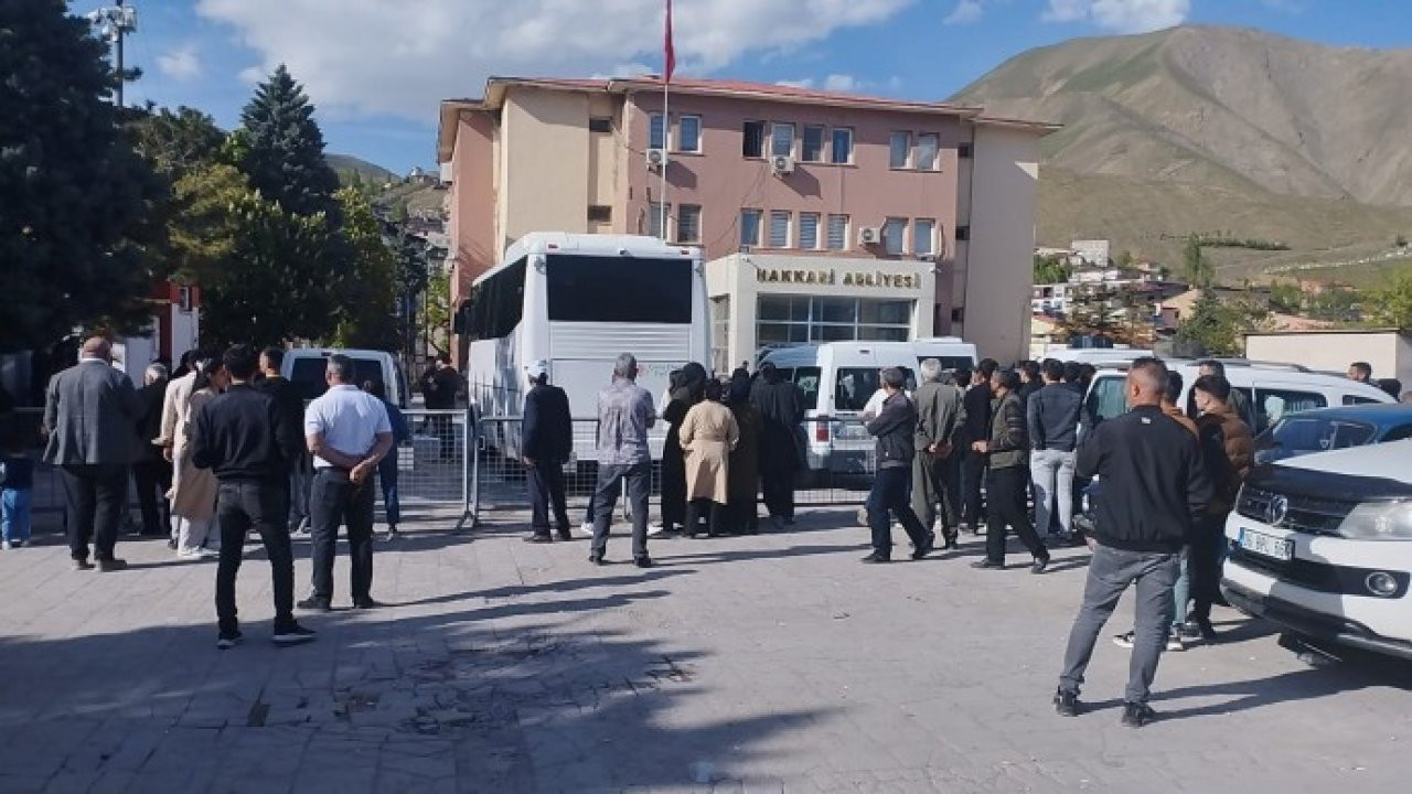 Hakkari'de Van protestosuna katılan yedi kişiye tutuklama