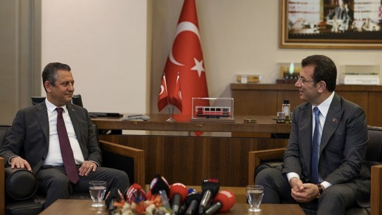 İmamoğlu’nu ziyaret eden Özel: CHP'yi yapılacak ilk seçimlerde iktidara taşıma sorumluluğumuz var