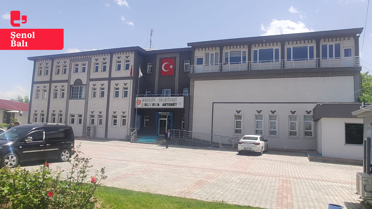 Edremit Belediye Eşbaşkanı Komi açıkladı: AKP'li başkan kendi yeğenini, AKP'li meclis üyesi ve kardeşlerini işe almış