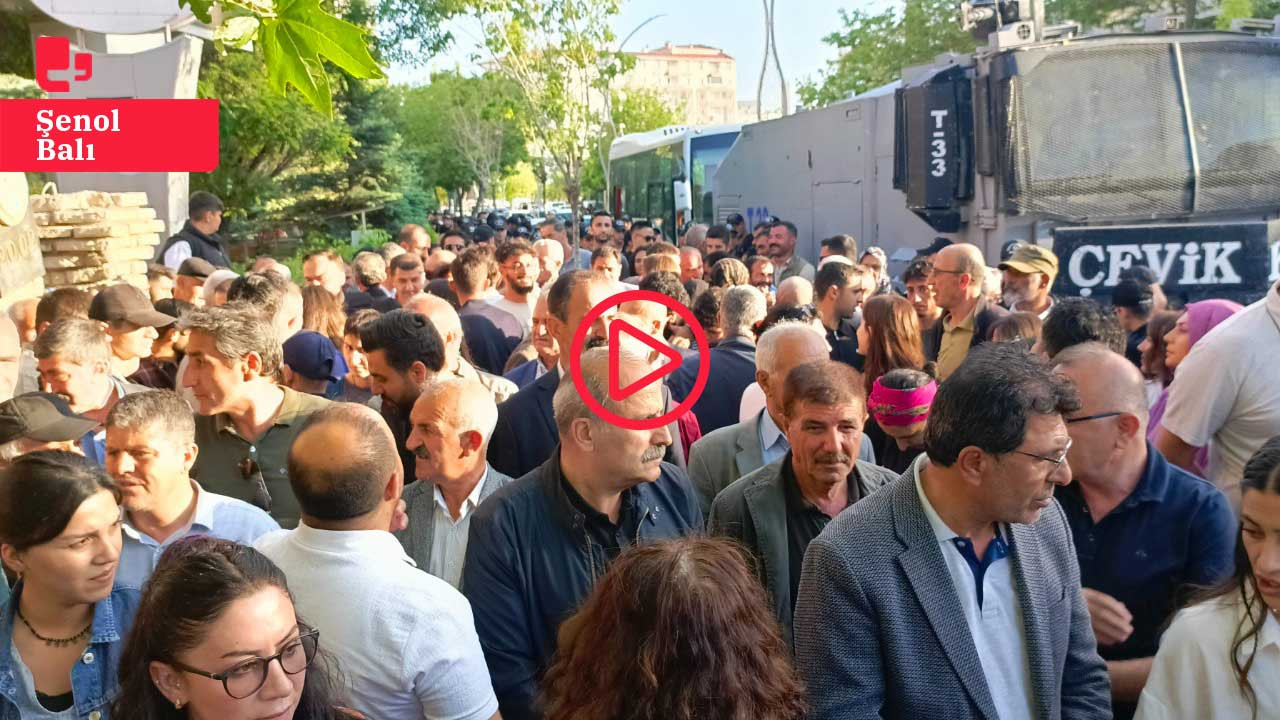 Van’da kayyım protestosu: Belediye önünde oturma eylemi