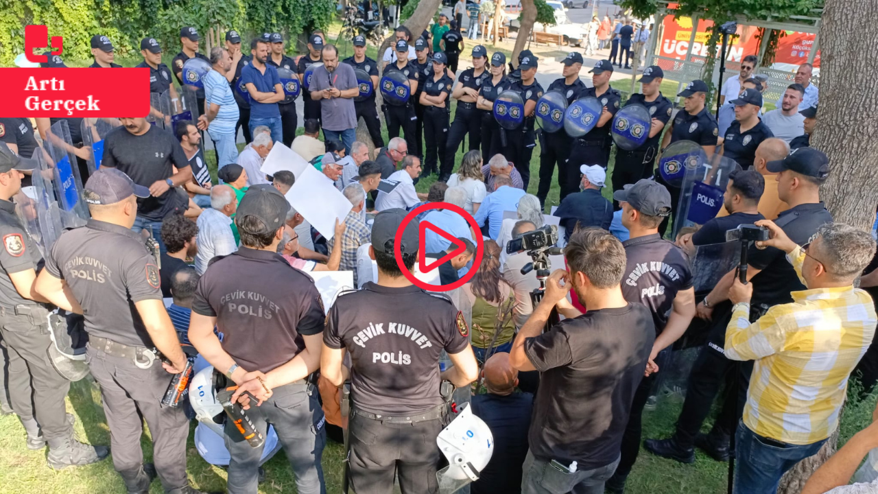 Adana'da DEM Parti'nin kayyım nöbetine polis ablukası, arbede yaşandı