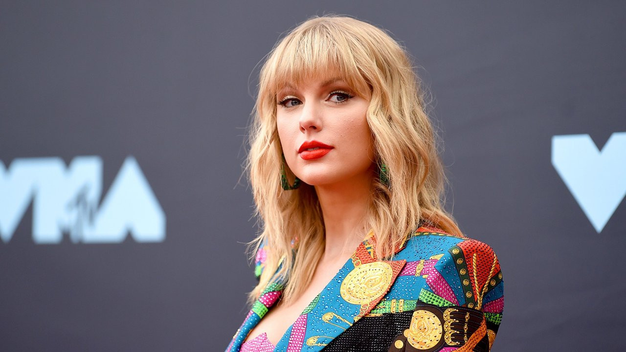 Taylor Swift'in albümü 7 haftadır zirvede: Bir günde 300 milyon dinlendi