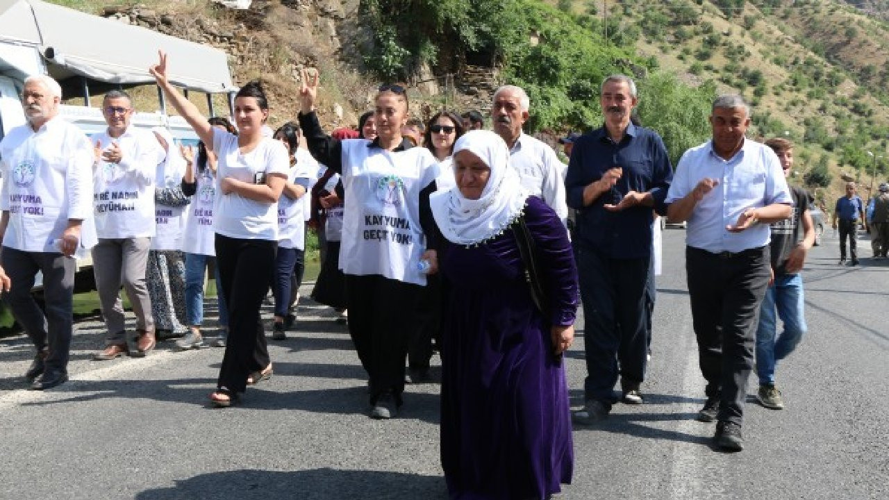 'Demokrasi yürüyüşü' Hakkari'ye vardı