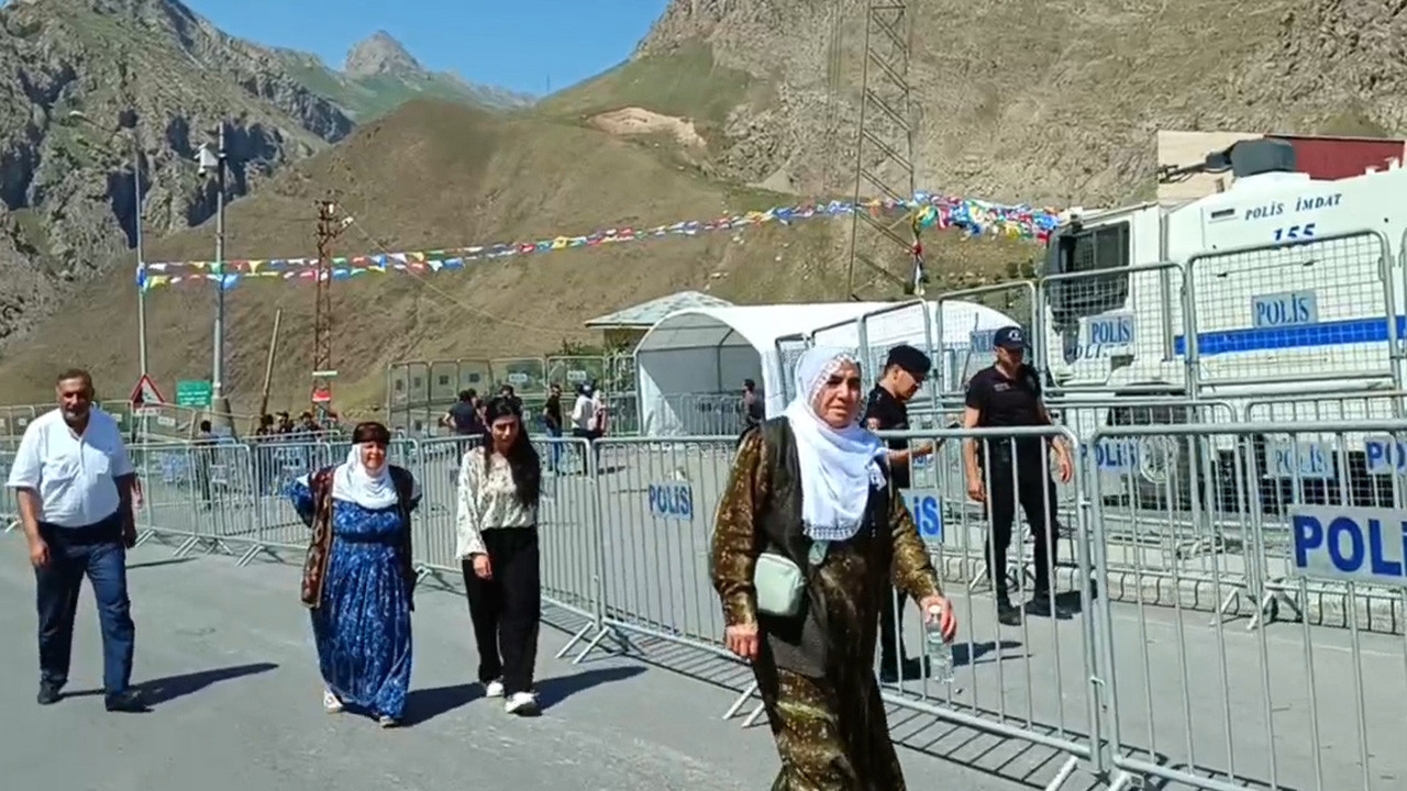 Kayyıma karşı yola çıkanlar Hakkari'ye vardı