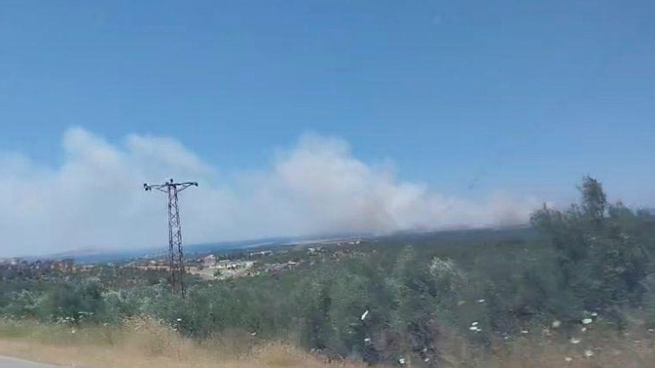 Çanakkale'de yangın: Tarım arazisinde çıkan yangın büyüyor