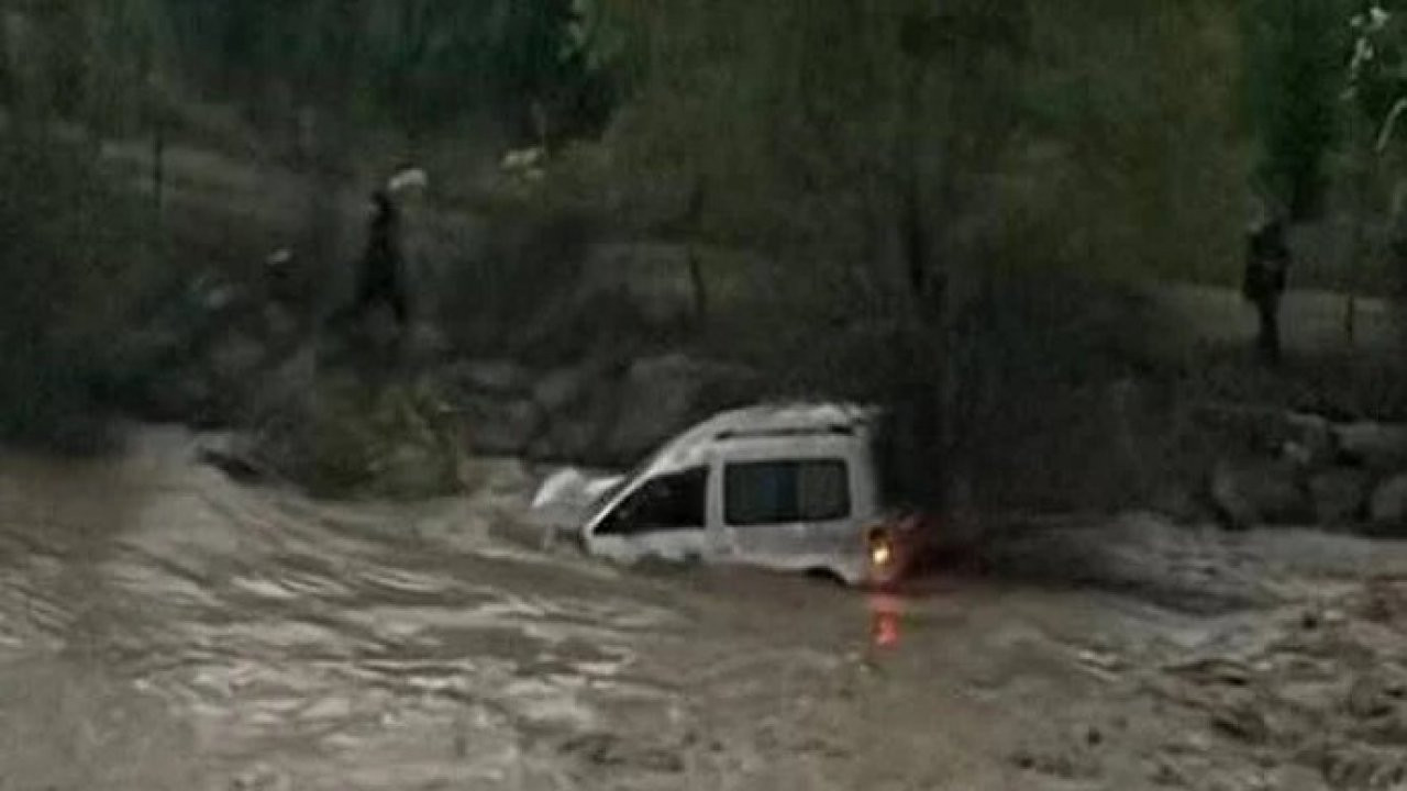 Erzurum'da heyelan: Anne ve bebeğine ulaşılamıyor