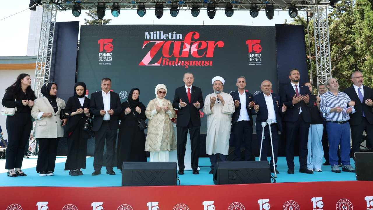 Erdoğan: 15 Temmuz'a tiyatro diyenleri kıyamete kadar affetmeyeceğiz