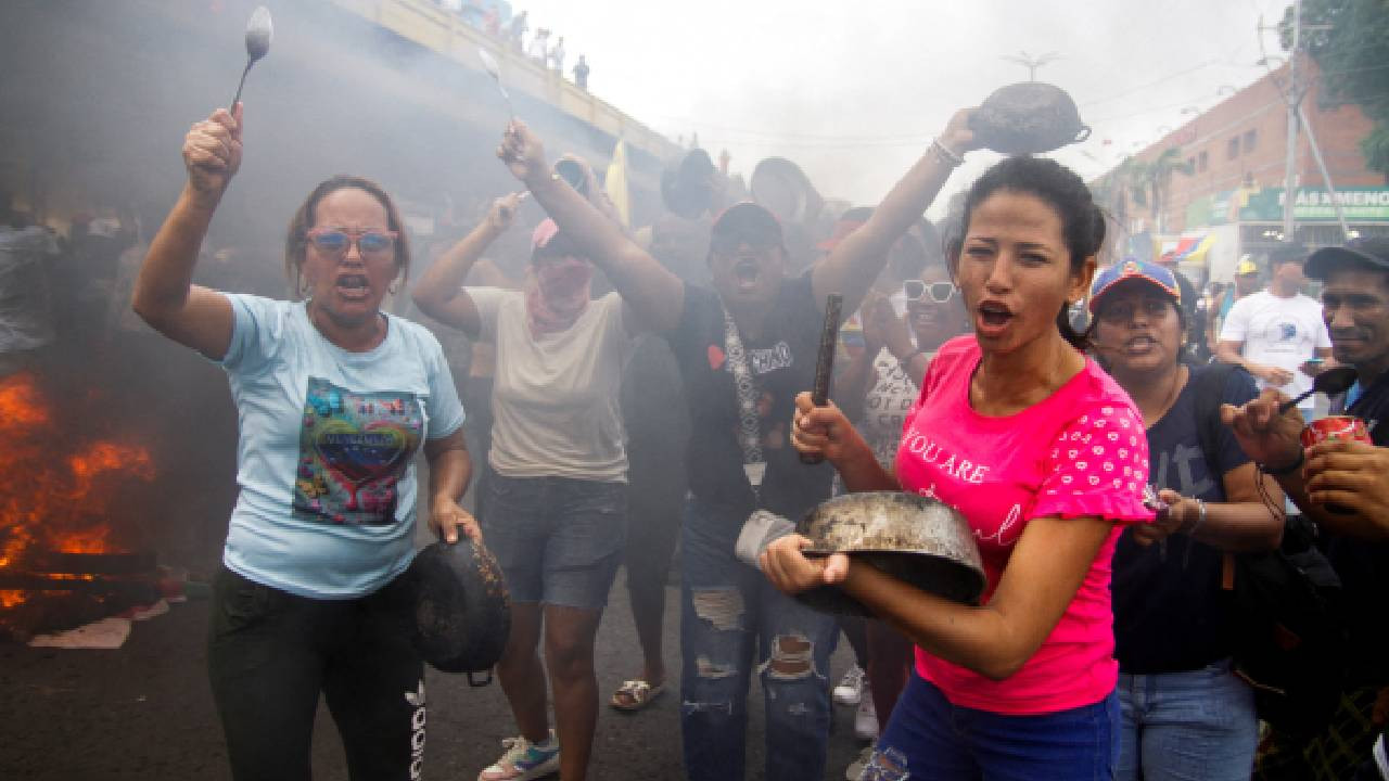 Venezuela seçim sonucu, soru işaretleri yarattı: 'Tanımayan' Latin Amerika ülkeleriyle kriz eşliğinde protestolar patlak verdi