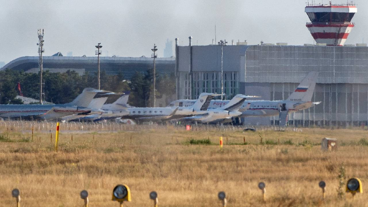 Ankara'da Rusya ile Batı arasında 26 'esir' takas edildi: Rusya, ABD'li gazeteci Gershkovich ve eski asker Whelan'ı da bıraktı