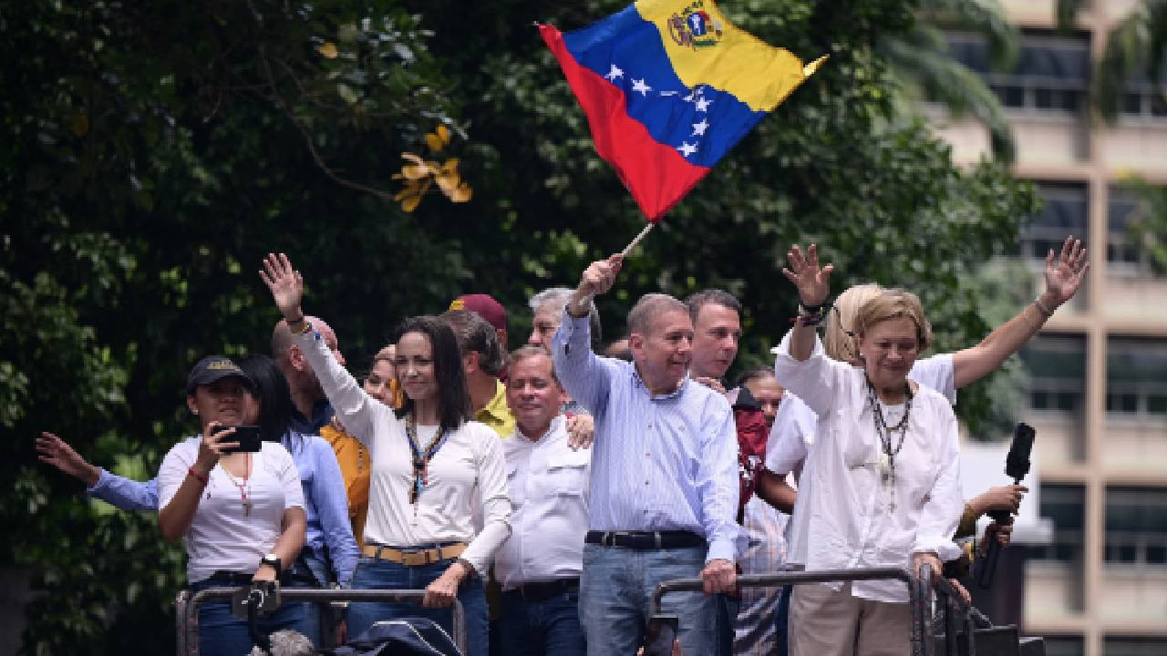 Venezuela'da Maduro'nun üçüncü kez devlet başkanı seçilmesi: ABD, muhalefetin adayı Gonzalez'i 'seçimin kazananı' olarak tanıdı