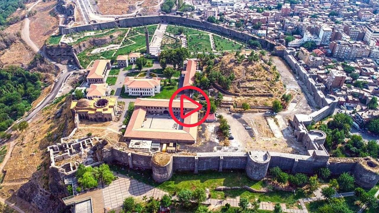 Diyarbakır'da bulunan Amida Höyük'ün tarihte üç kez yakıldığı kesinleşti