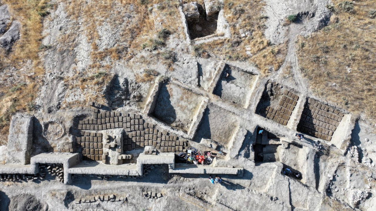 Van'da Urartulardan kalma Çavuştepe Kalesi'nde yeni bir koridor bulundu