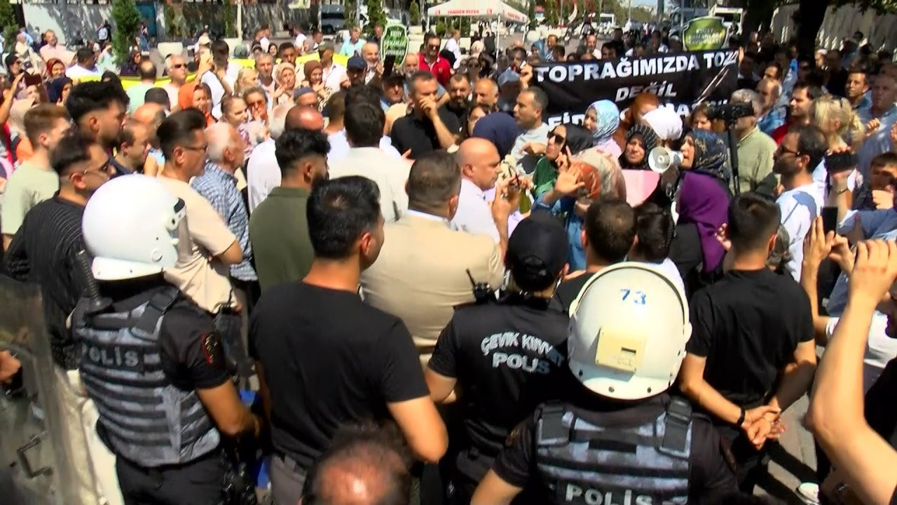 Sultangazi'de taş ocağı protestosu: Gözaltına alınanlar oldu, arbedede bir polis kalp krizi geçirdi