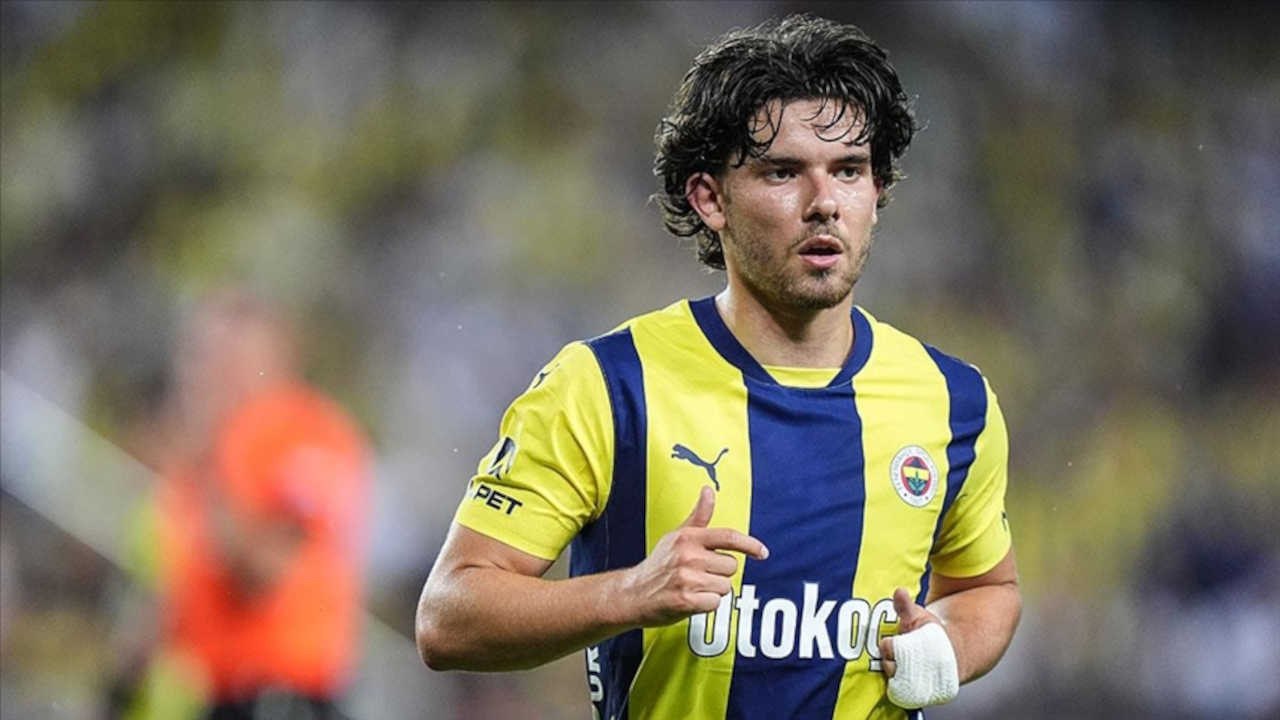 Fenerbahçe duyurdu: Ferdi Kadıoğlu rekor bedelle İngiliz takımına transfer oldu