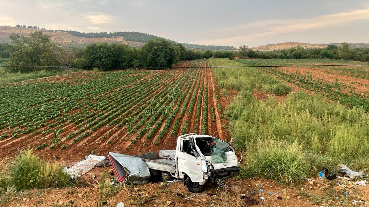 Antep'te tarım işçilerini taşıyan kamyonet devrildi: Bir ölü, 22 yaralı