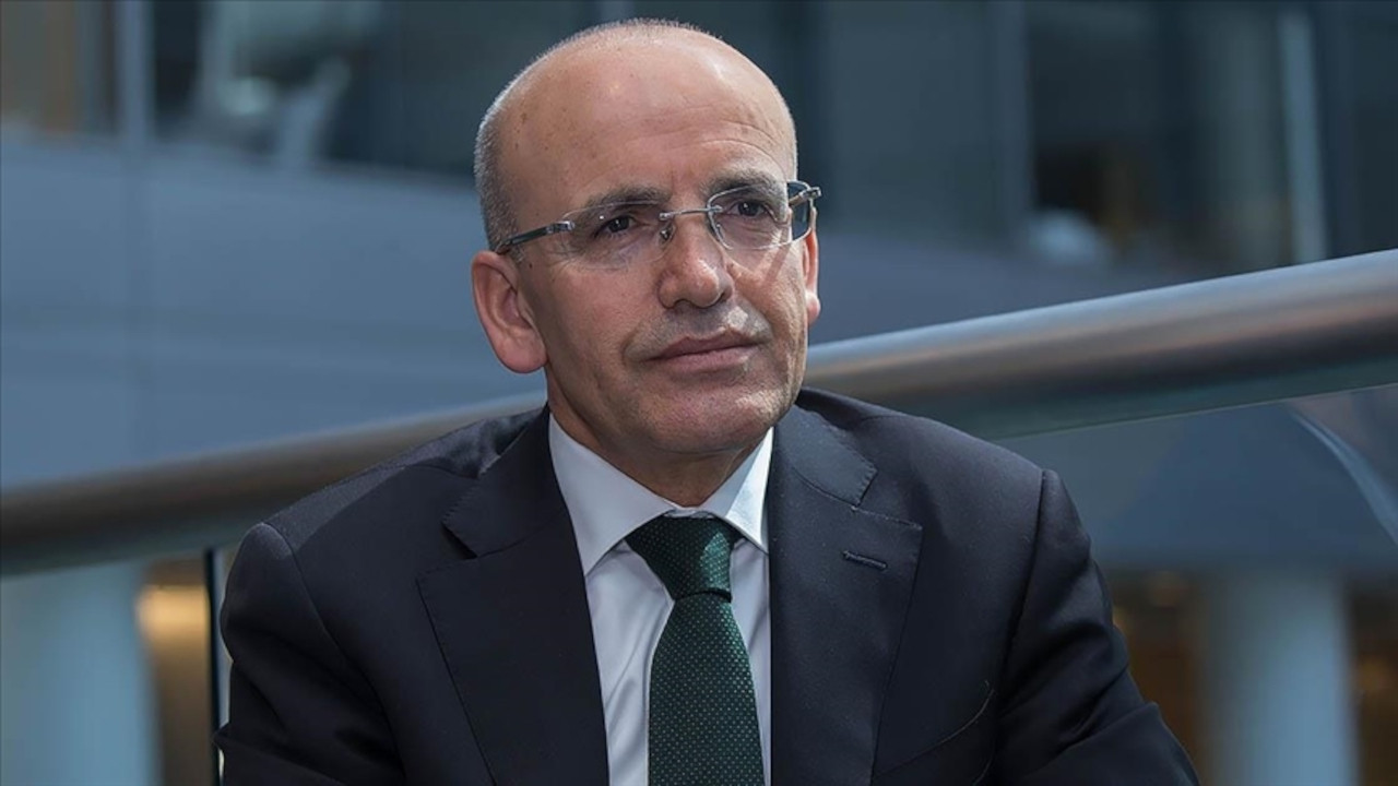 Mehmet Şimşek'ten enflasyon yorumu: Kira ve eğitimdeki yüksek fiyatlama enflasyondaki düşüşü sınırlandırıyor