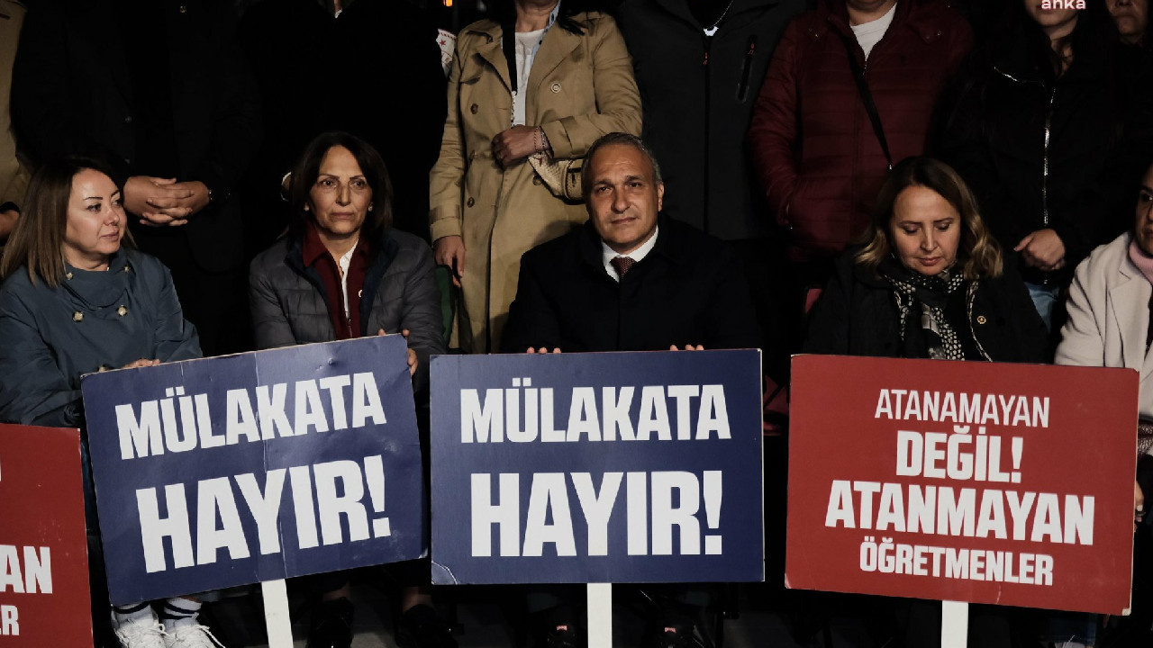 CHP'den mülakata karşı MEB önünde oturma eylemi