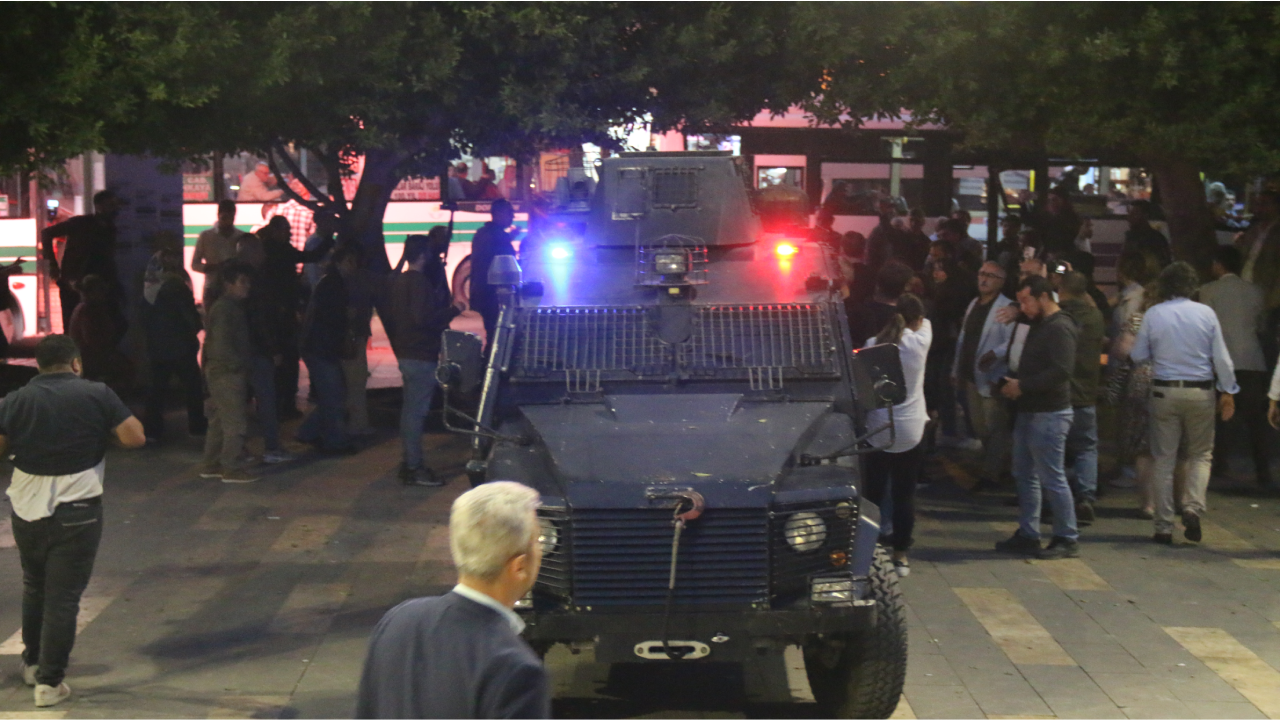 Kayyım protestolarında en az 83 kişi gözaltına alındı