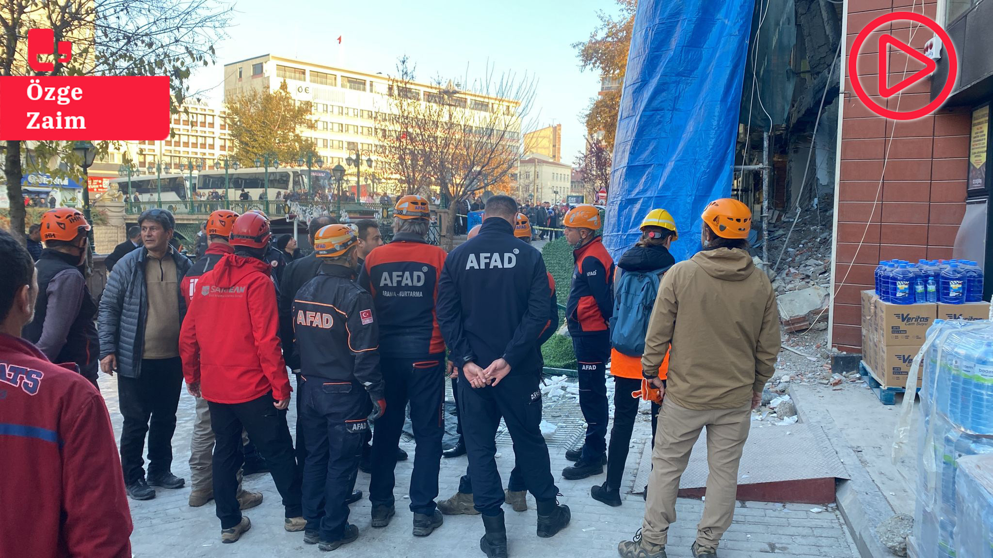 Eskişehir'de bina çöktü: Dört işçi yaralandı