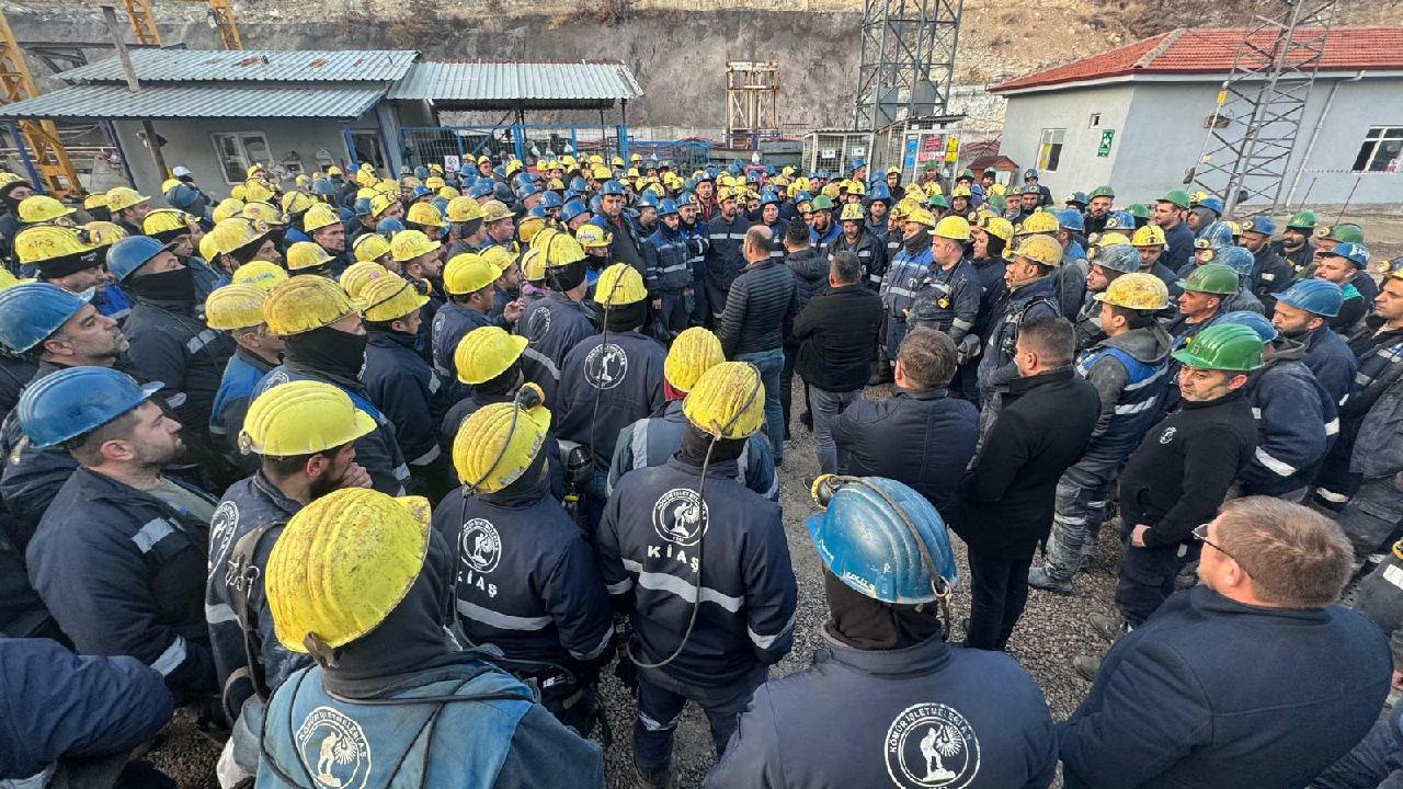 Ankara'da yüzlerce madenciden eylem: Özelleştirmeye karşı kendilerini madene kapattılar