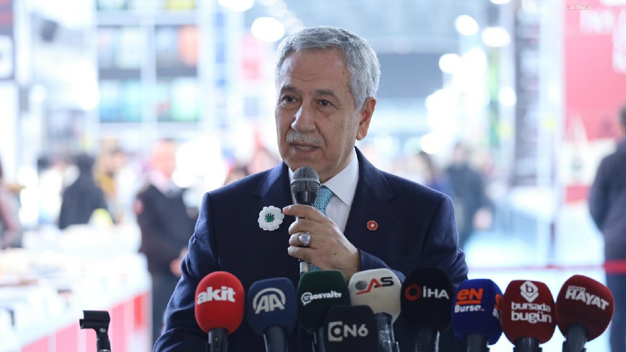 Bülent Arınç Erdoğan'ı protesto ettikleri için 9 kişinin tutuklanmasını eleştirdi