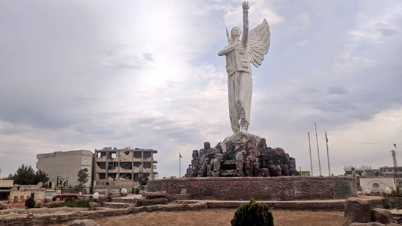 Mazlum Abdi, 'Türkiye'nin güvenlik endişelerini gidermek' için Kobanê'de 'silahlardan arındırılmış bölge' önerdi